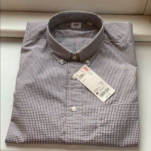 Men’s button down shirt with long sleeves